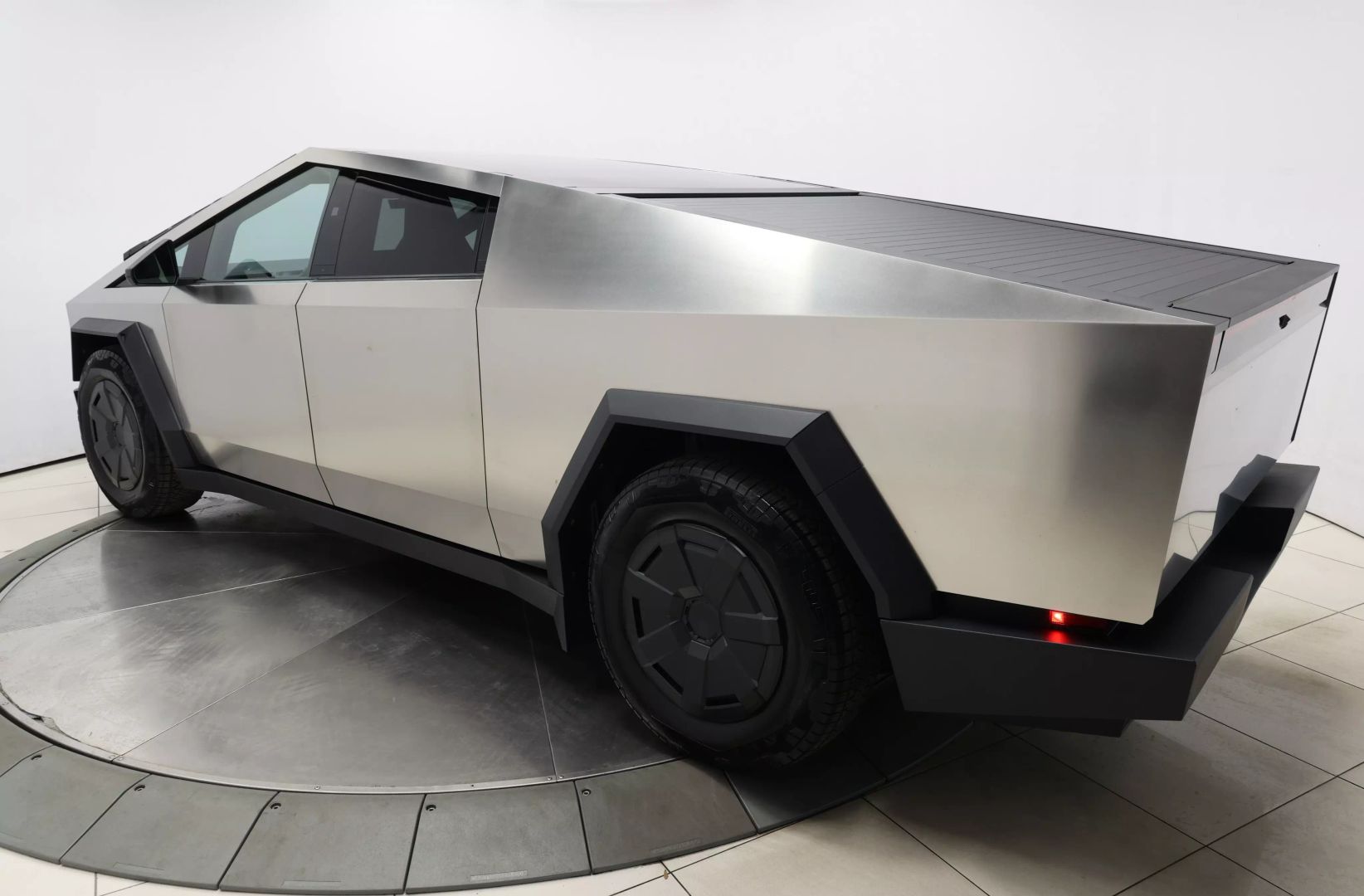 2024 Tesla Cybertruck - Image 67