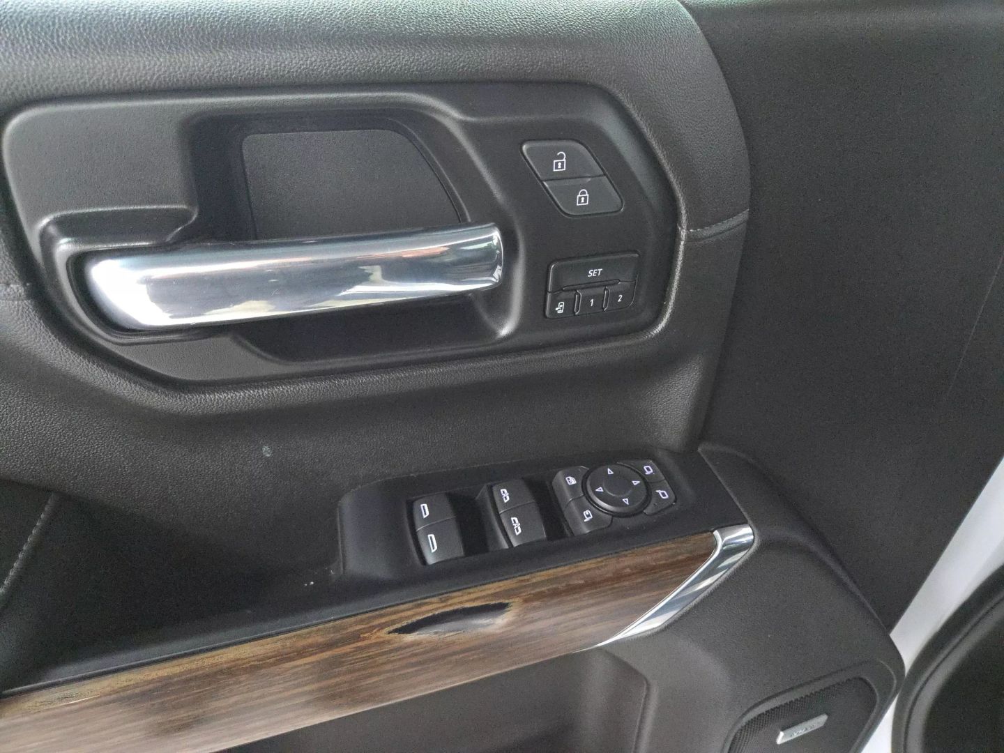 2022 Chevrolet Silverado 1500 Limited Crew Cab - Image 29