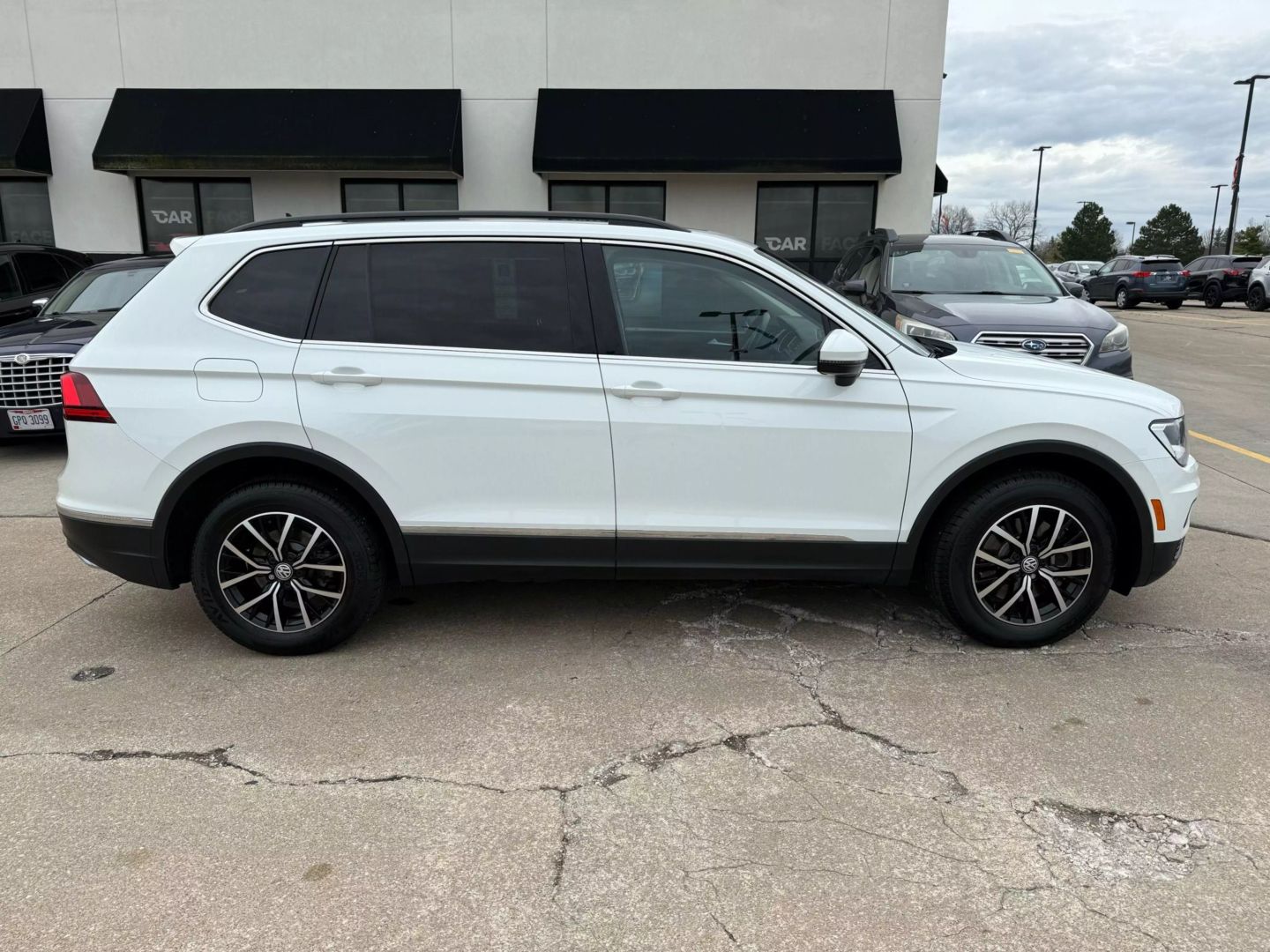 2021 Volkswagen Tiguan - Image 15