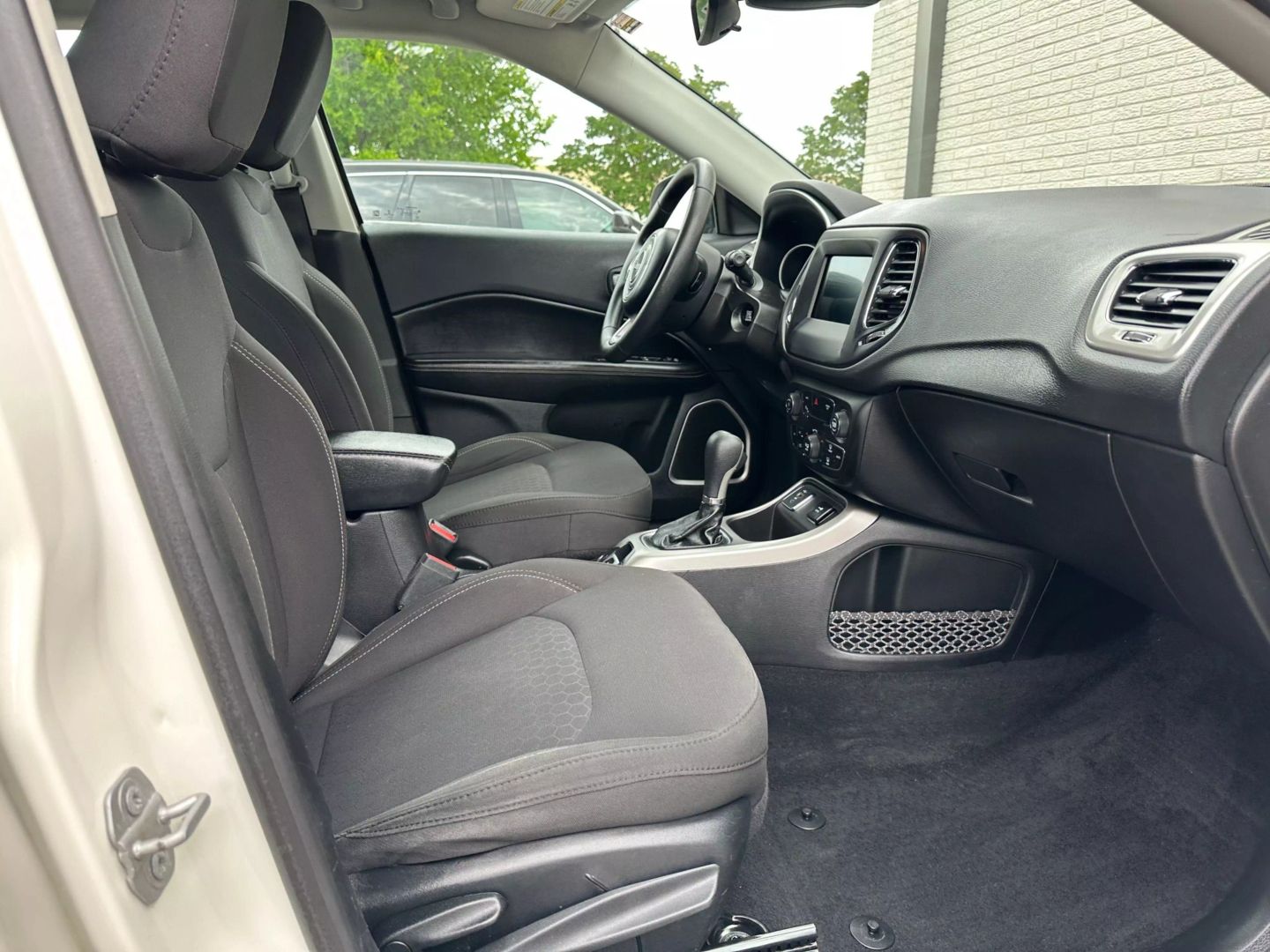 2019 Jeep Compass - Image 20