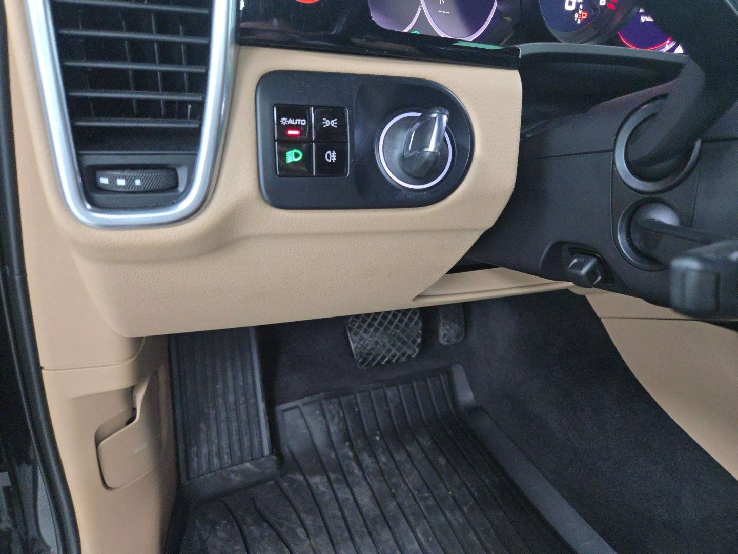 2021 Porsche Cayenne - Image 19