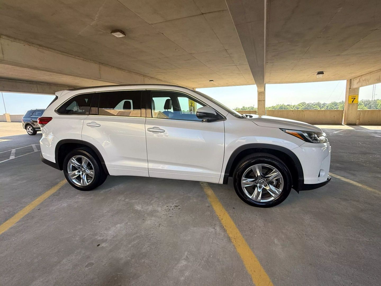 2018 Toyota Highlander - Image 7