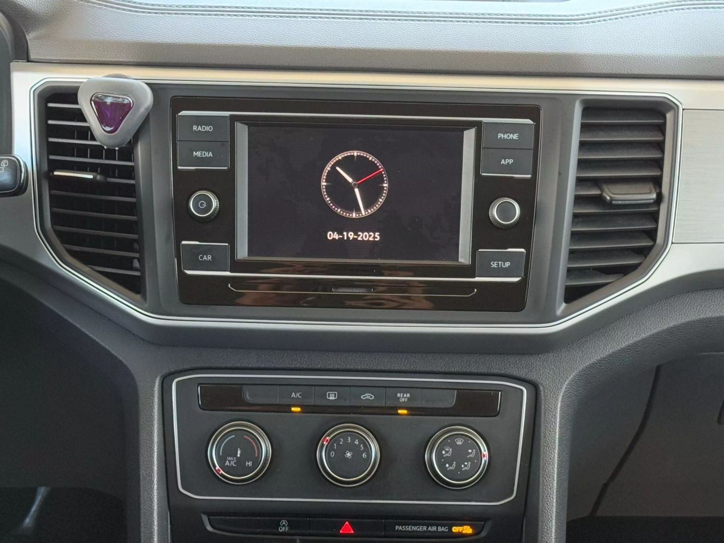 2018 Volkswagen Atlas - Image 28
