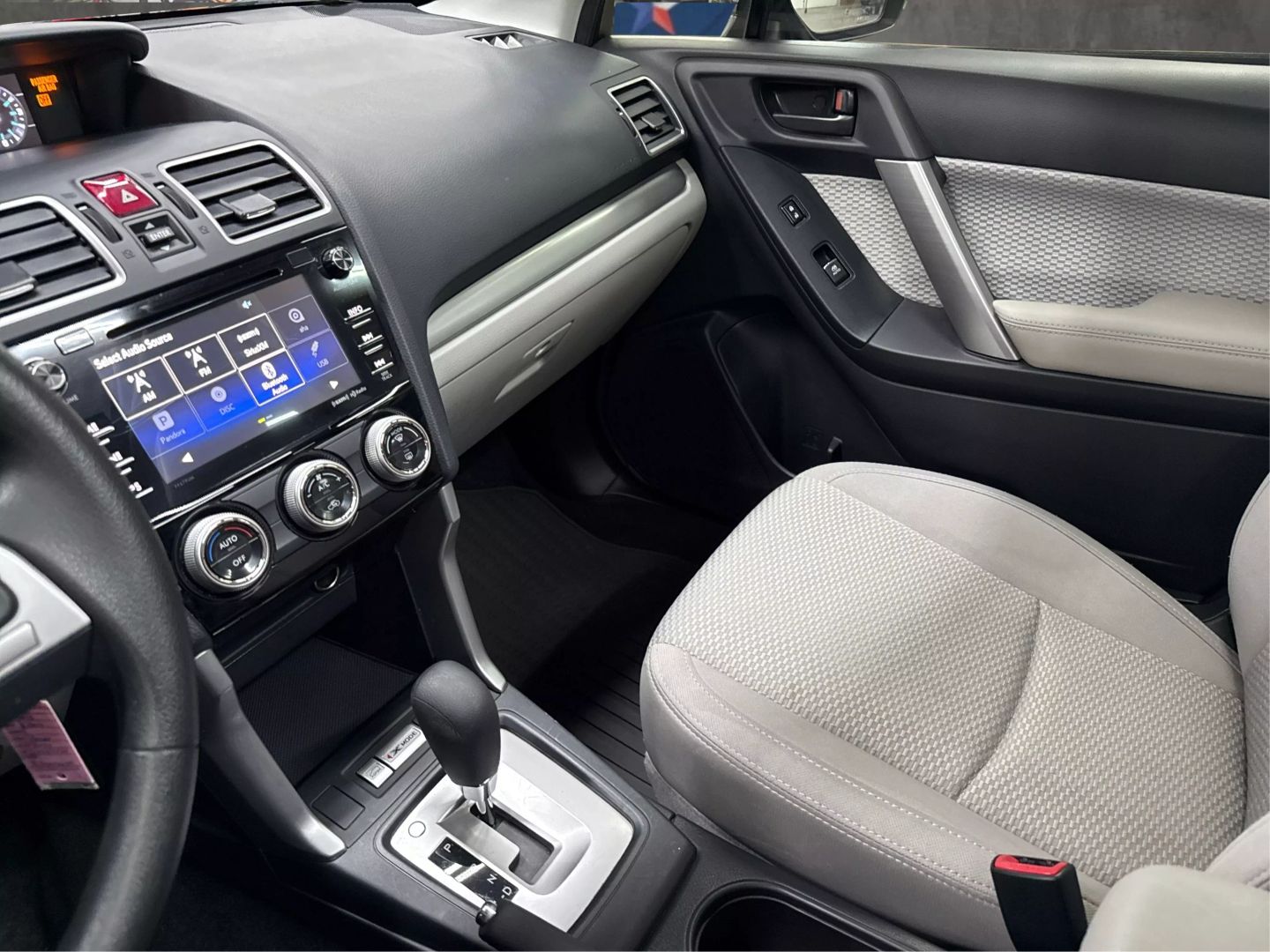 2018 Subaru Forester - Image 31