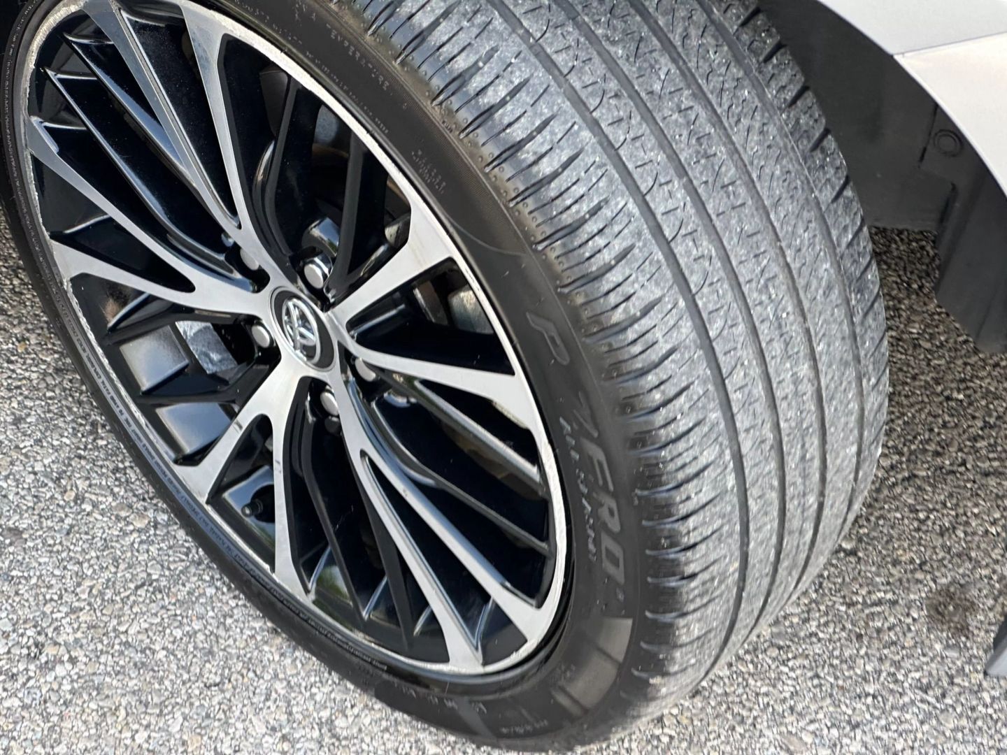 2020 Toyota Camry Hybrid - Image 47