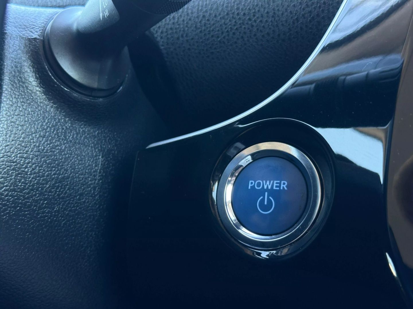 2016 Toyota Prius - Image 30