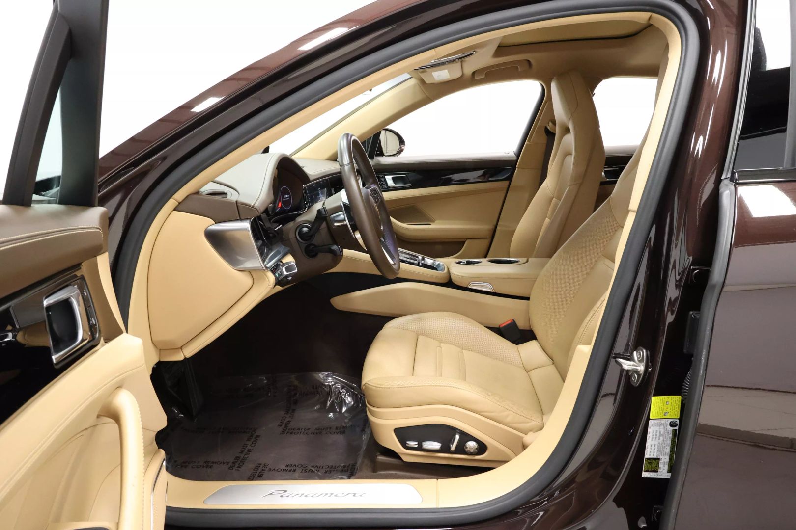 2017 Porsche Panamera - Image 13