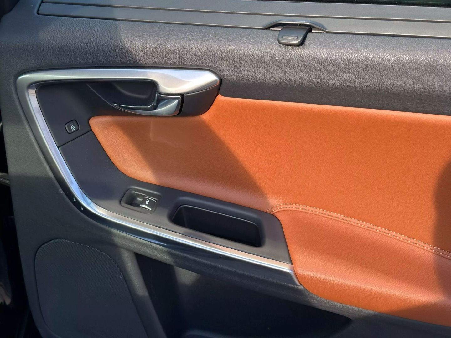 2016 Volvo S60 - Image 21