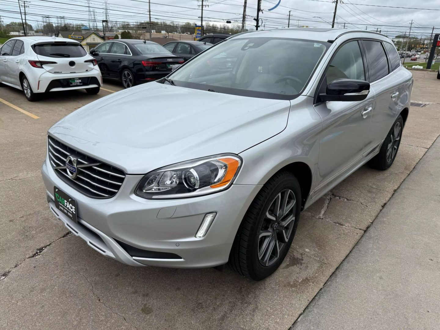 2017 Volvo Xc60 - Image 4