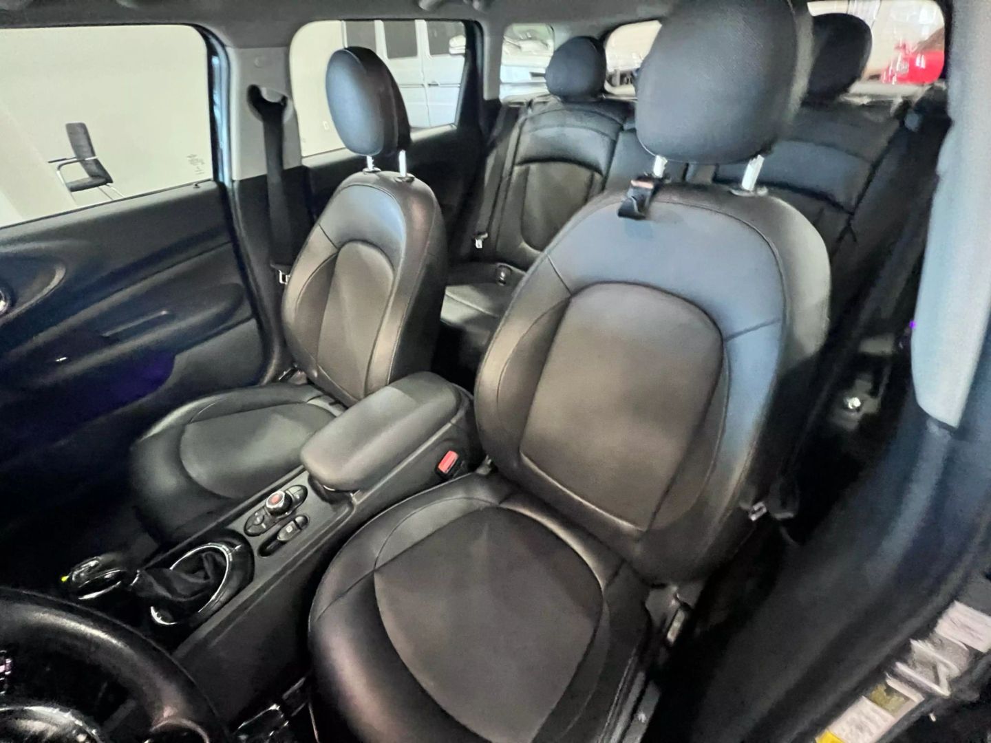 2017 Mini Clubman Cooper Hatchback 4d - Image 10