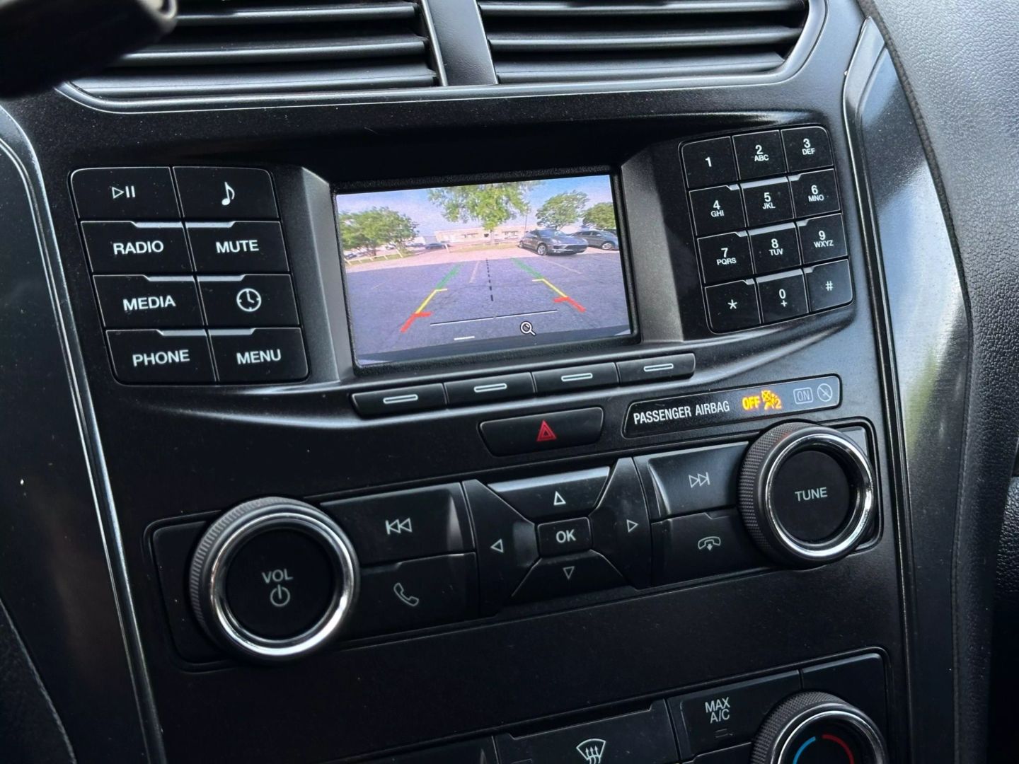 2019 Ford Explorer - Image 29