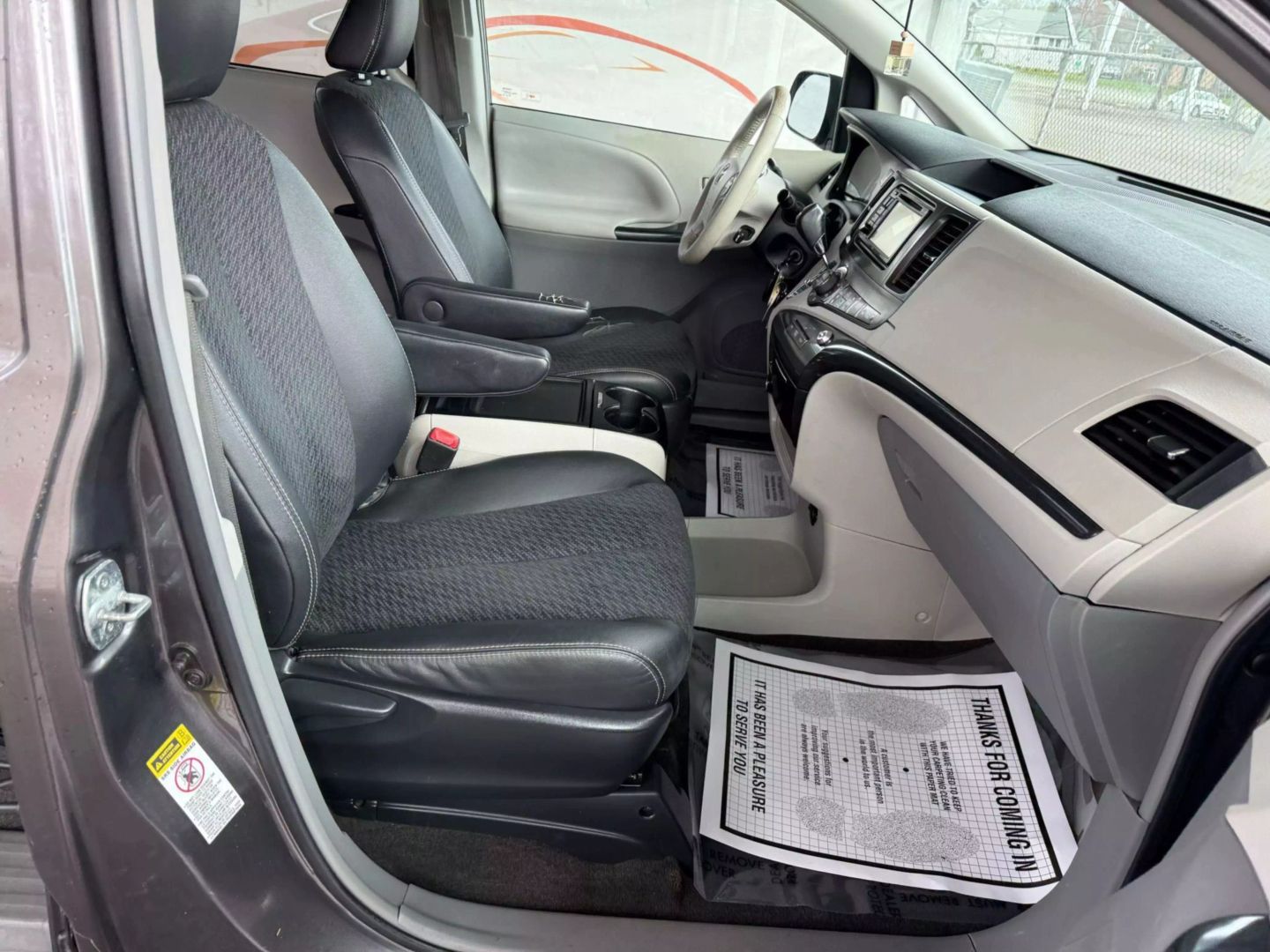 2013 Toyota Sienna - Image 22