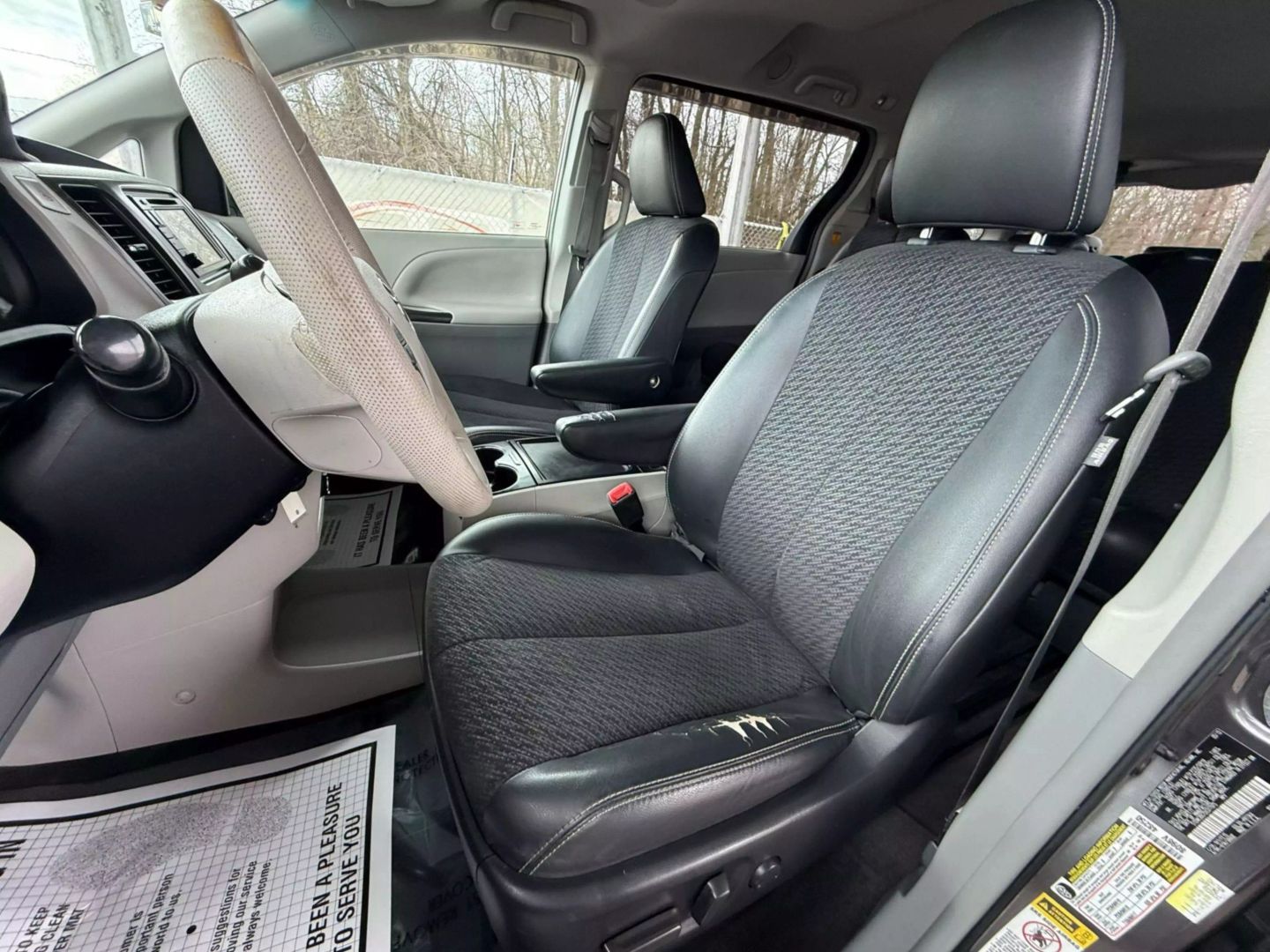 2013 Toyota Sienna - Image 16