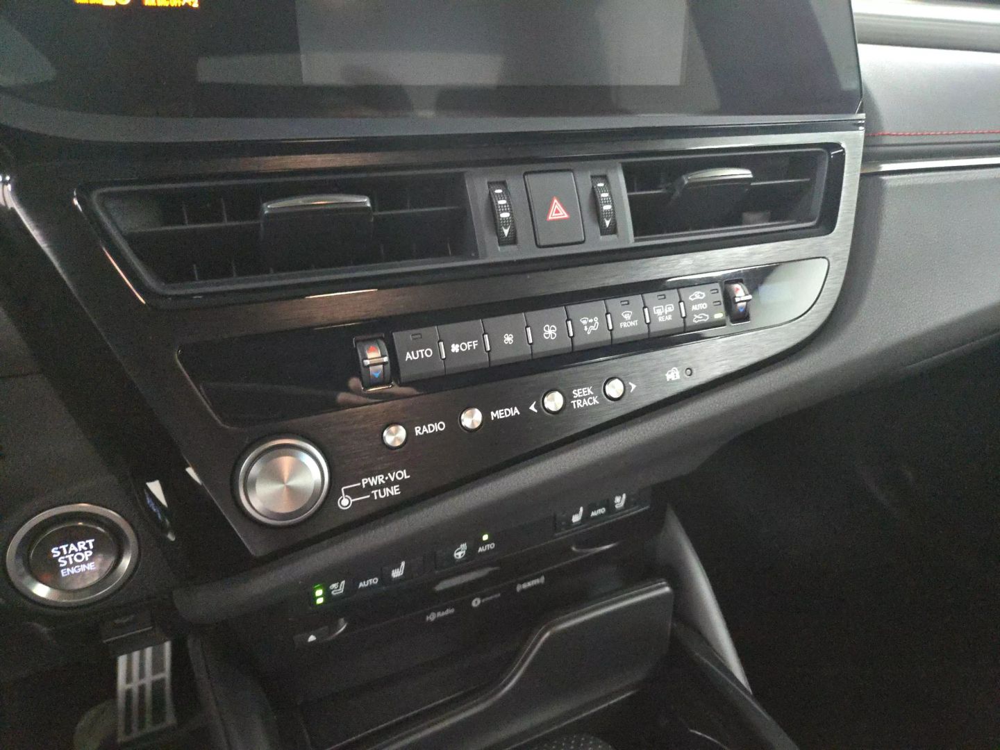 2022 Lexus Es - Image 26