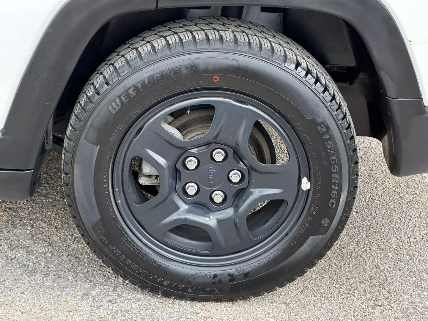 2019 Jeep Compass - Image 41