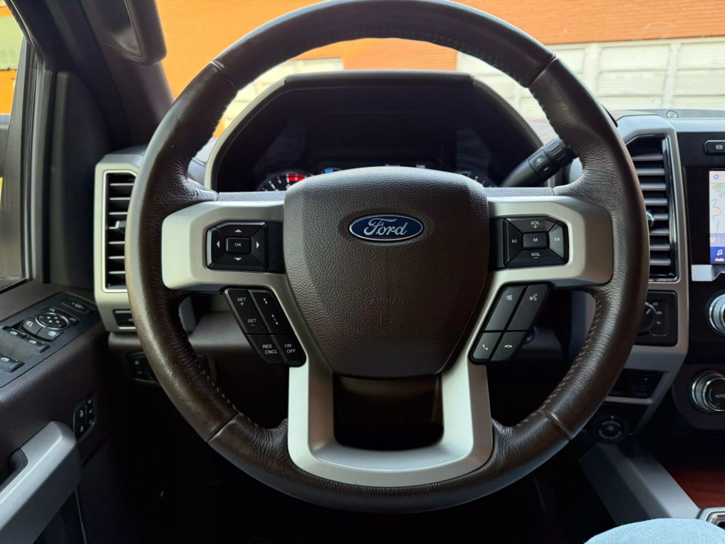 2021 Ford F250 Super Duty Crew Cab - Image 29