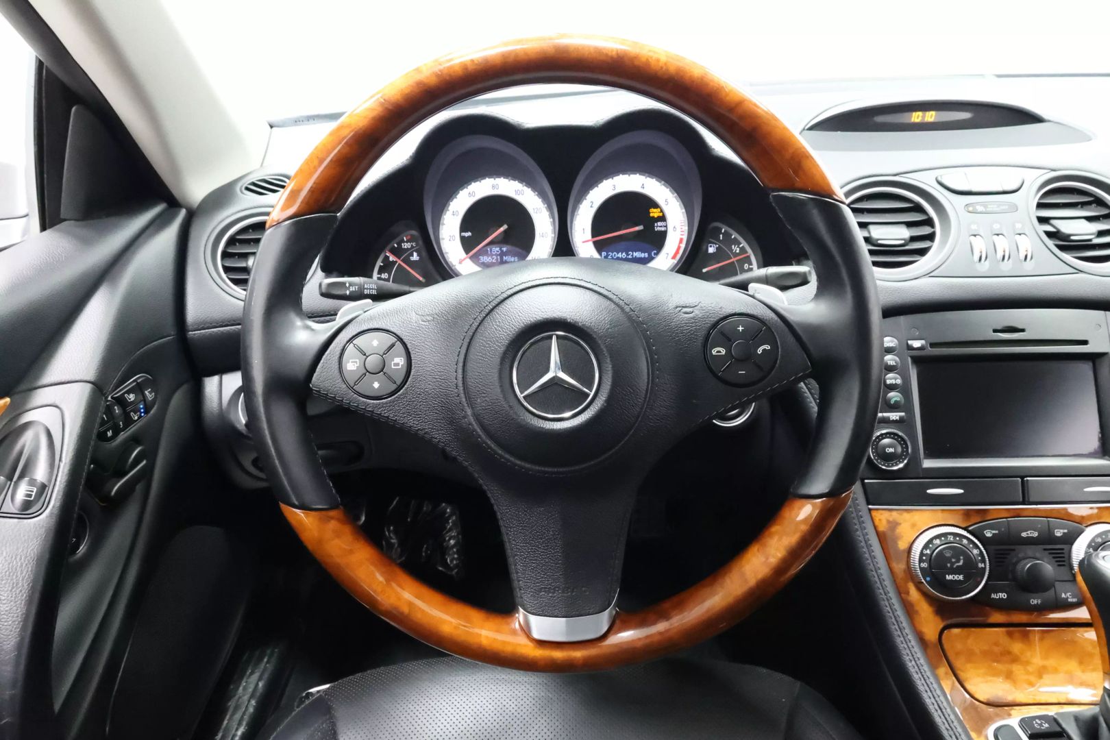 2011 Mercedes-benz Sl-class - Image 24