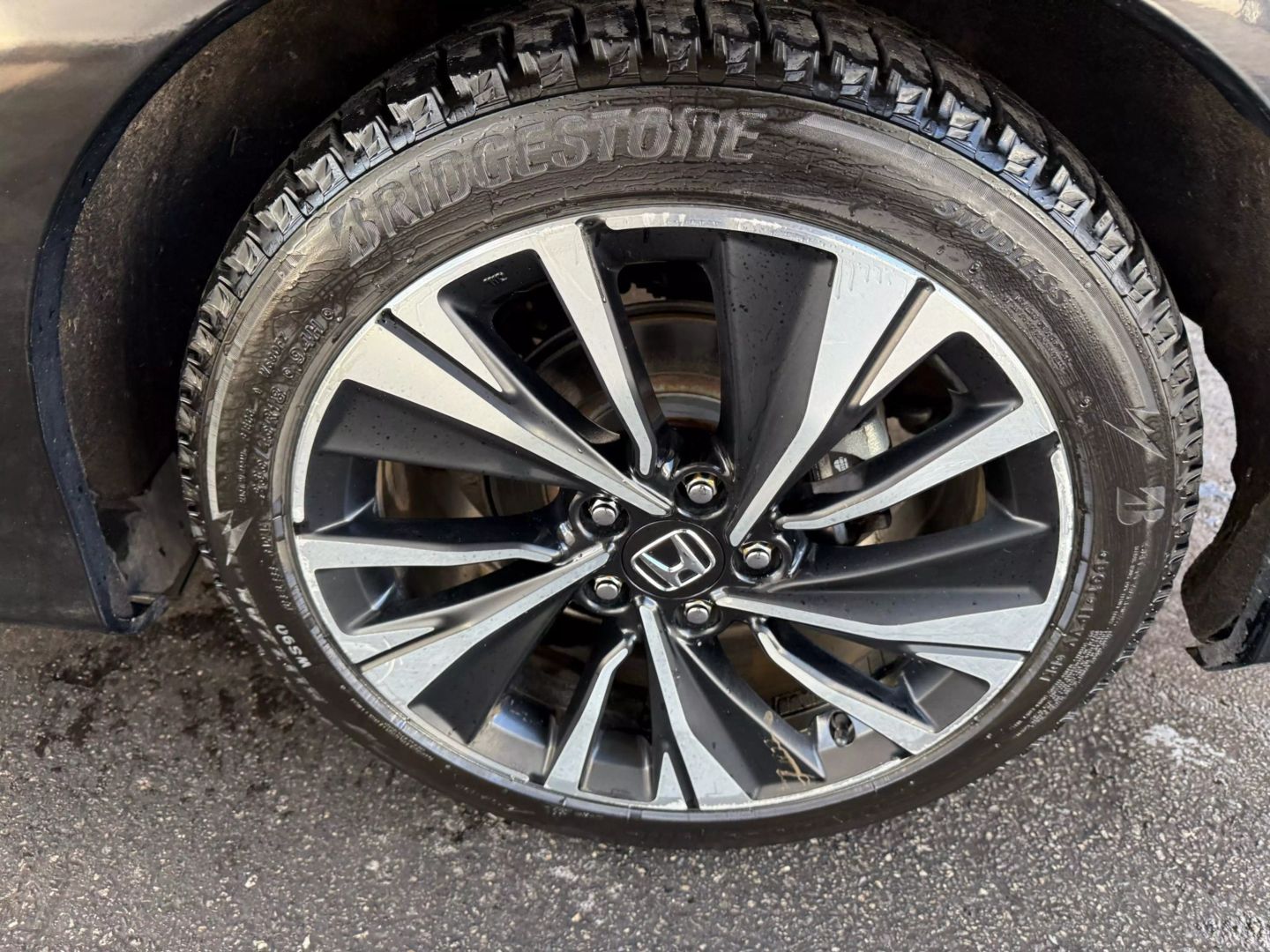 2017 Honda Accord - Image 39