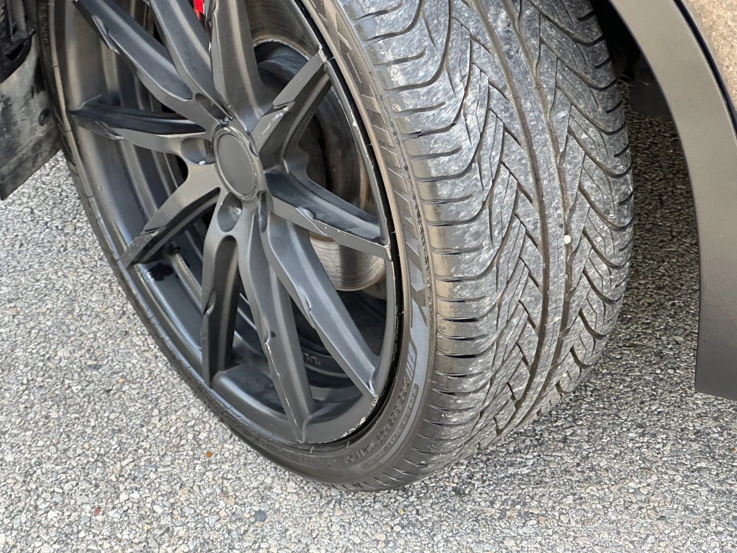2017 Maserati Levante - Image 40