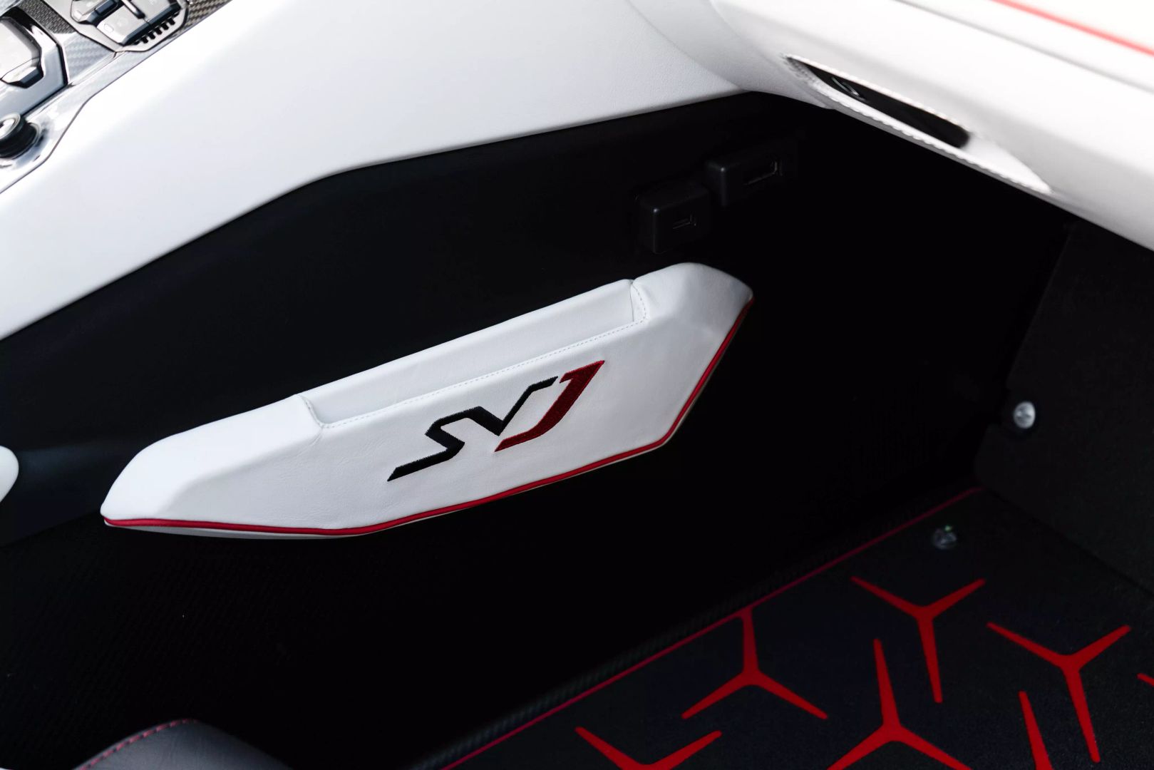 2021 Lamborghini Aventador - Image 75