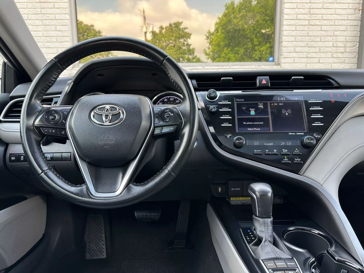 2020 Toyota Camry Hybrid - Image 25
