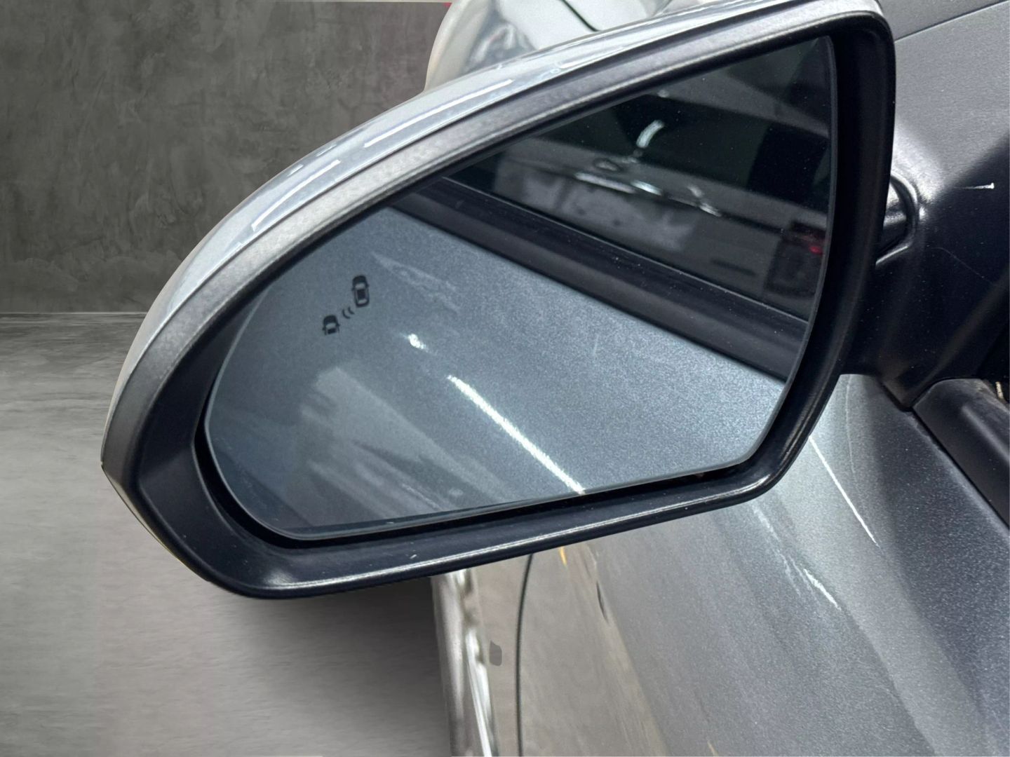 2018 Hyundai Elantra - Image 19