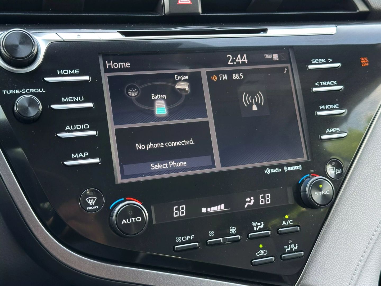 2020 Toyota Camry Hybrid - Image 33