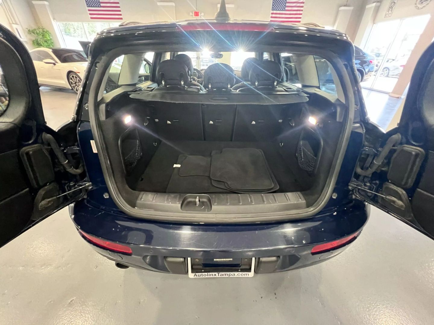 2017 Mini Clubman Cooper Hatchback 4d - Image 23