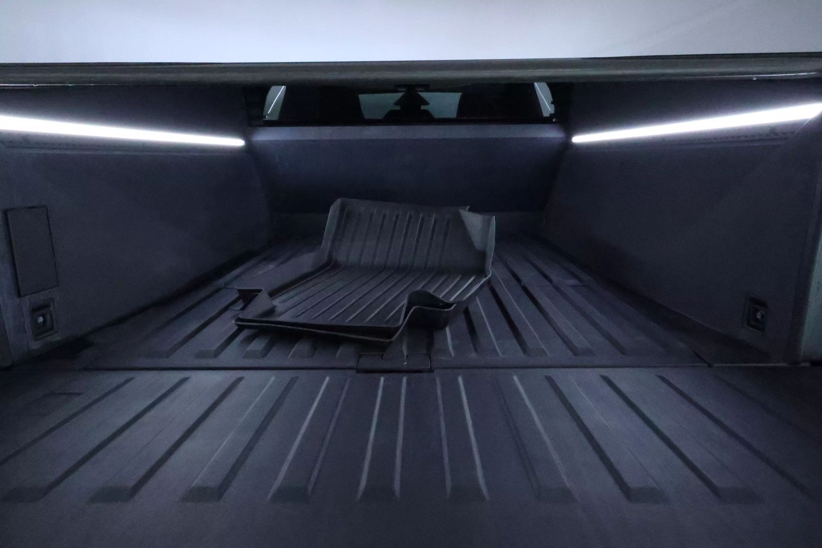 2024 Tesla Cybertruck - Image 79