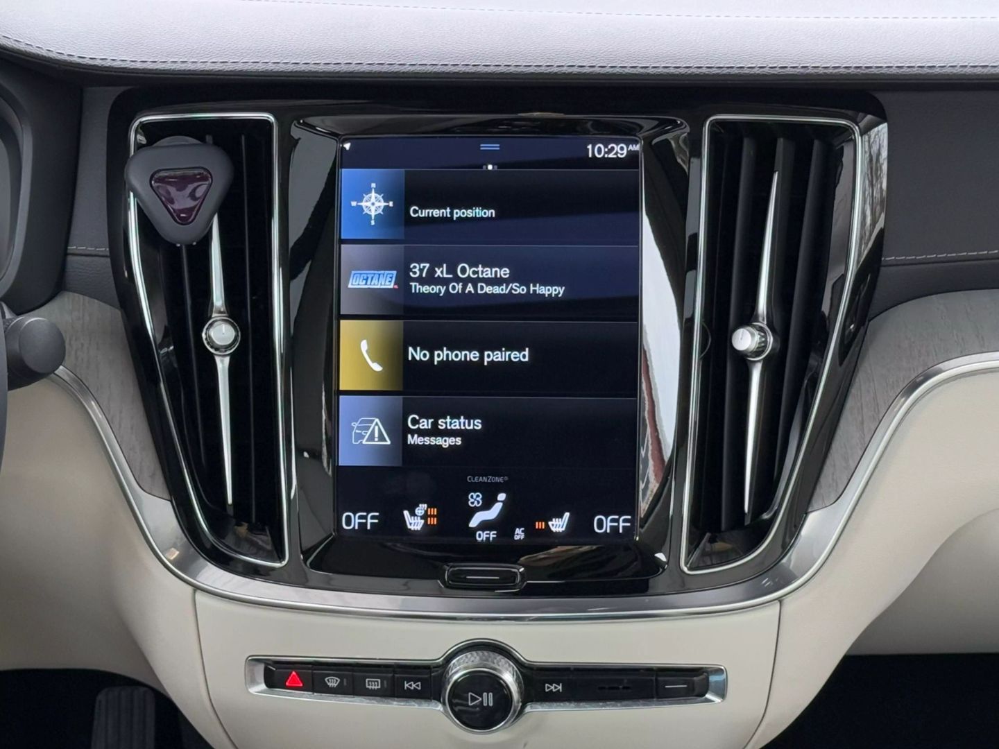 2022 Volvo S60 - Image 28