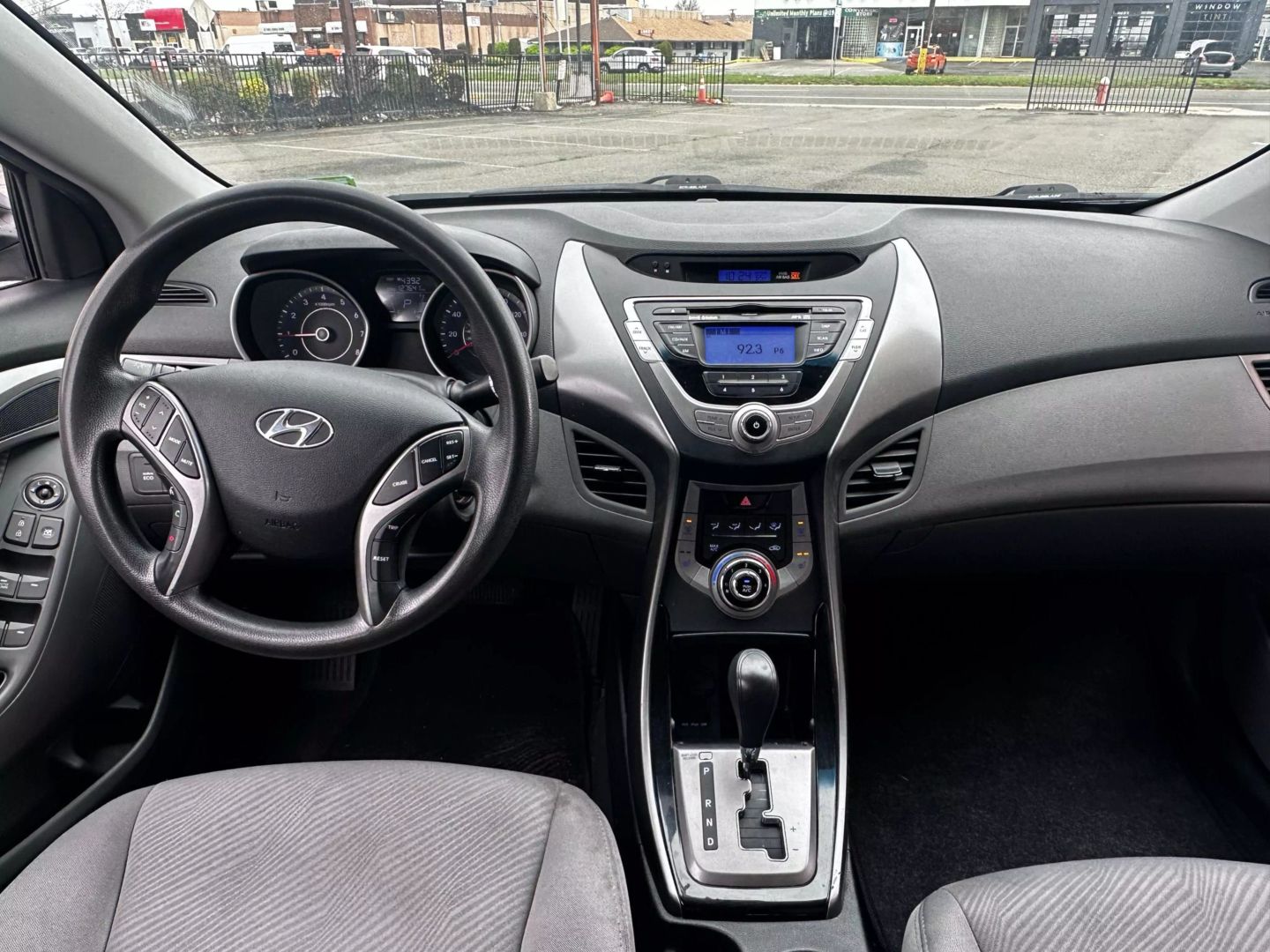 2013 Hyundai Elantra - Image 15