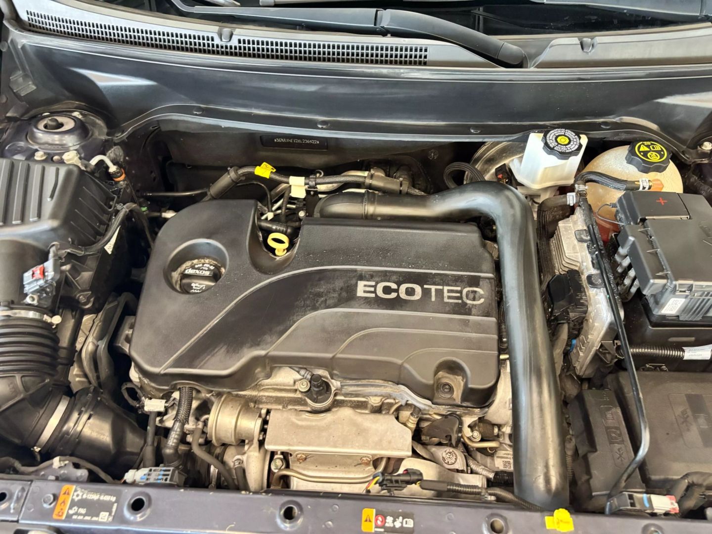 2019 Chevrolet Equinox Ls Sport Utility 4d - Image 28