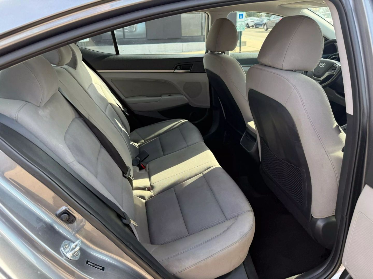 2018 Hyundai Elantra - Image 21