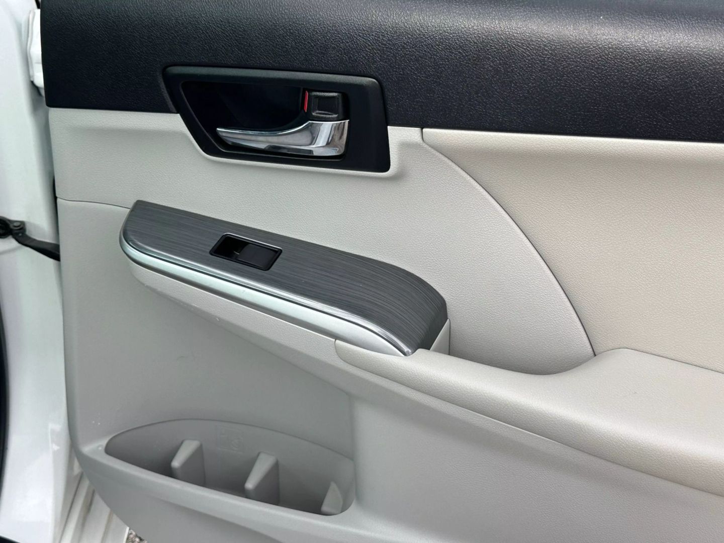 2012 Toyota Camry - Image 22