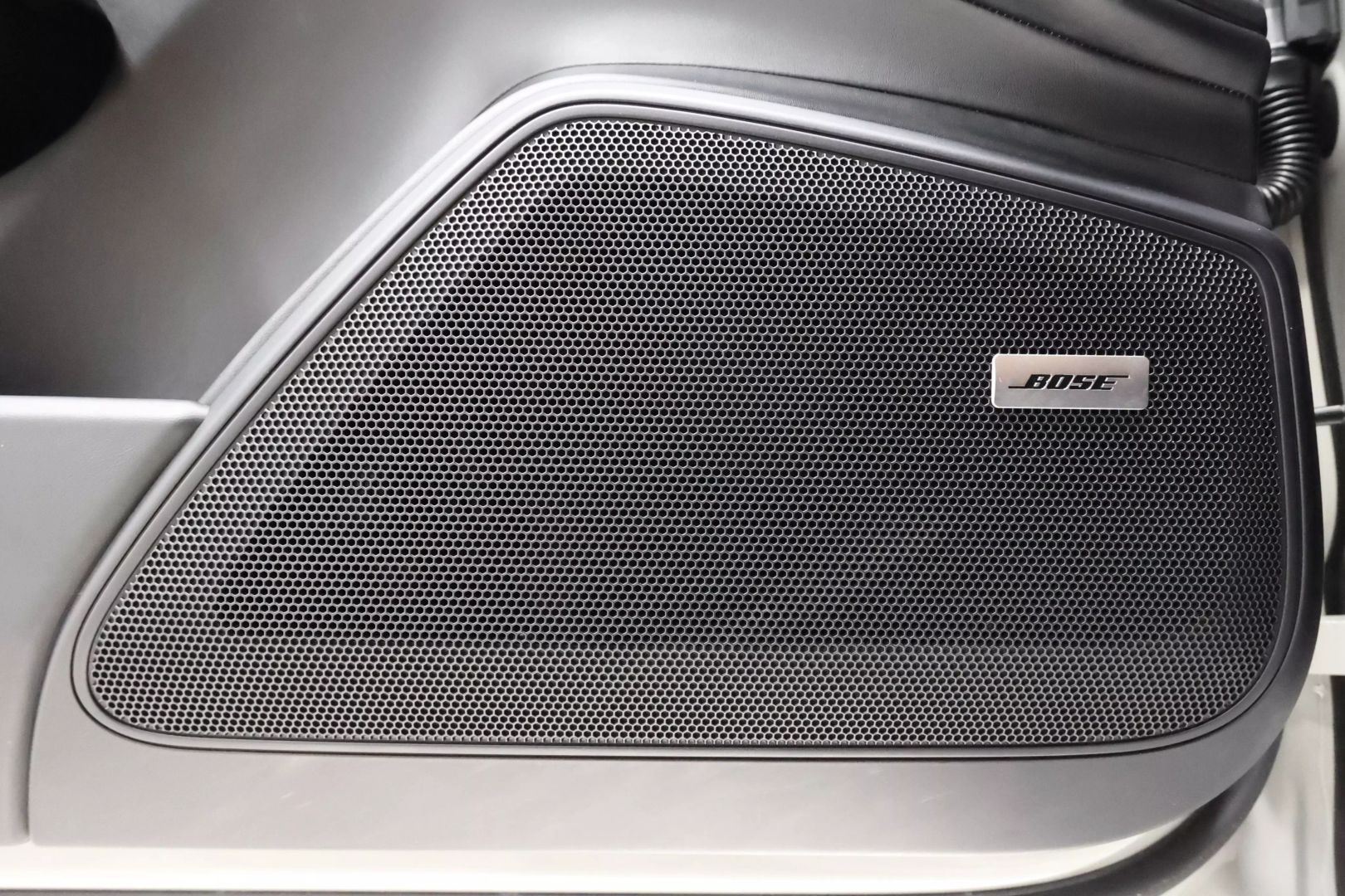 2017 Porsche Panamera - Image 13