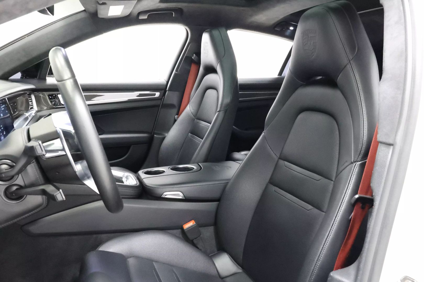 2017 Porsche Panamera - Image 16