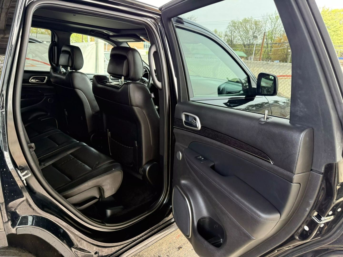 2018 Jeep Grand Cherokee - Image 21