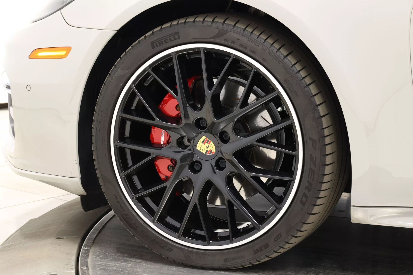 2017 Porsche Panamera - Image 125