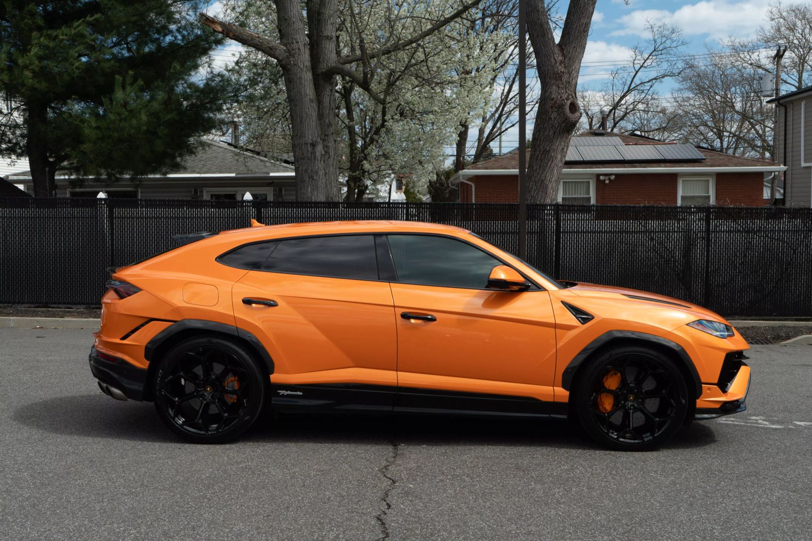 2023 Lamborghini Urus - Image 16