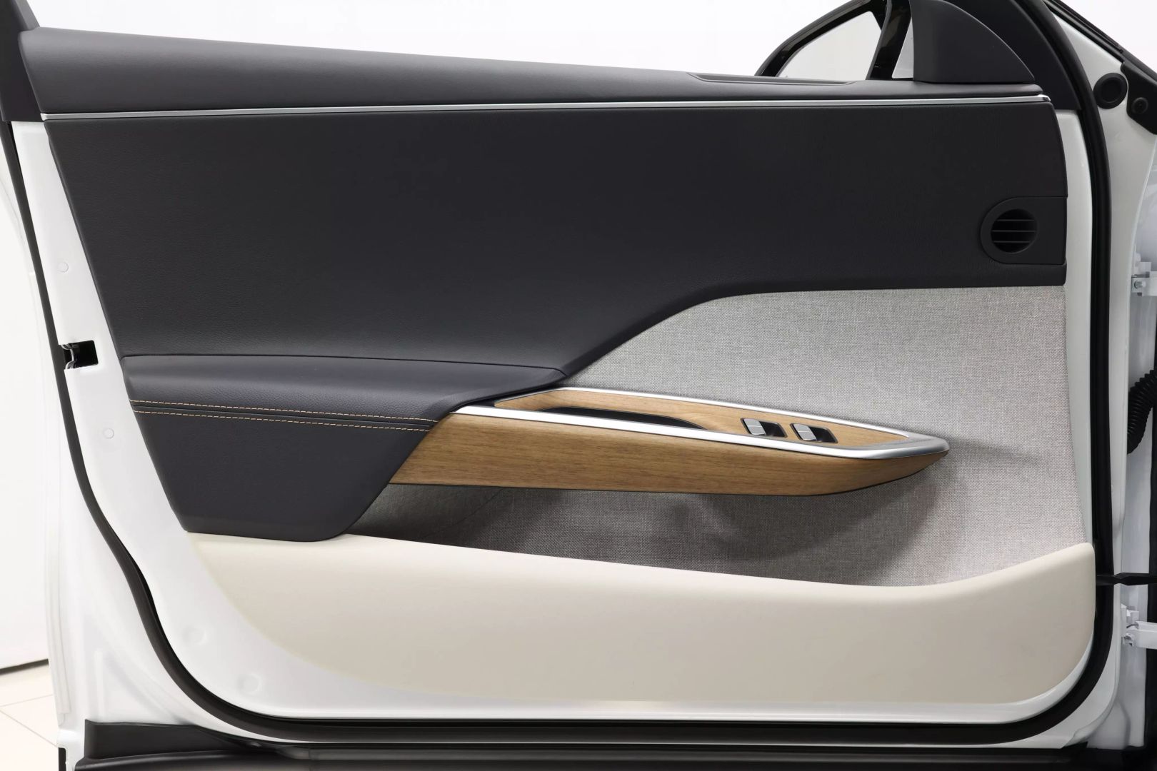 2023 Lucid Air - Image 9