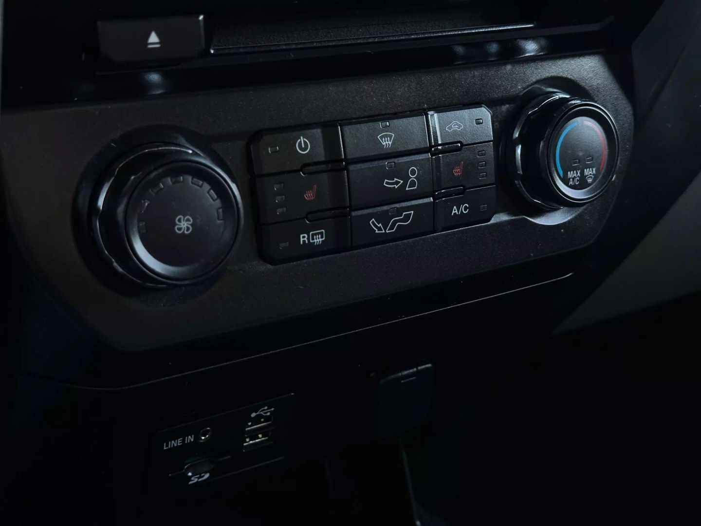 2015 Ford F150 Supercrew Cab - Image 31