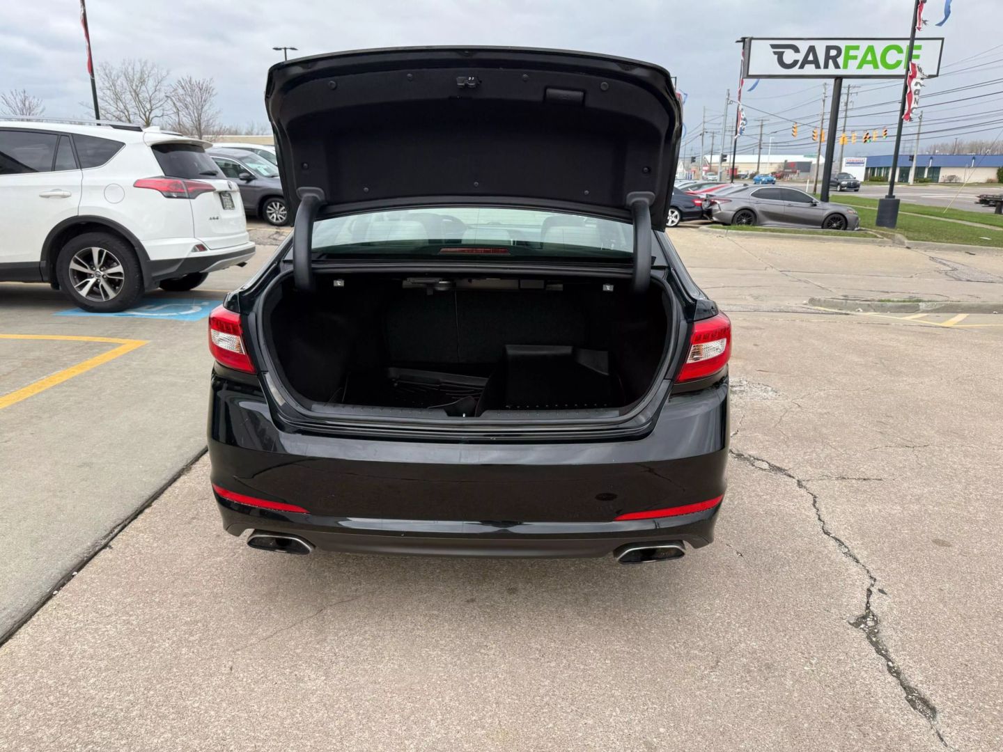 2015 Hyundai Sonata - Image 11