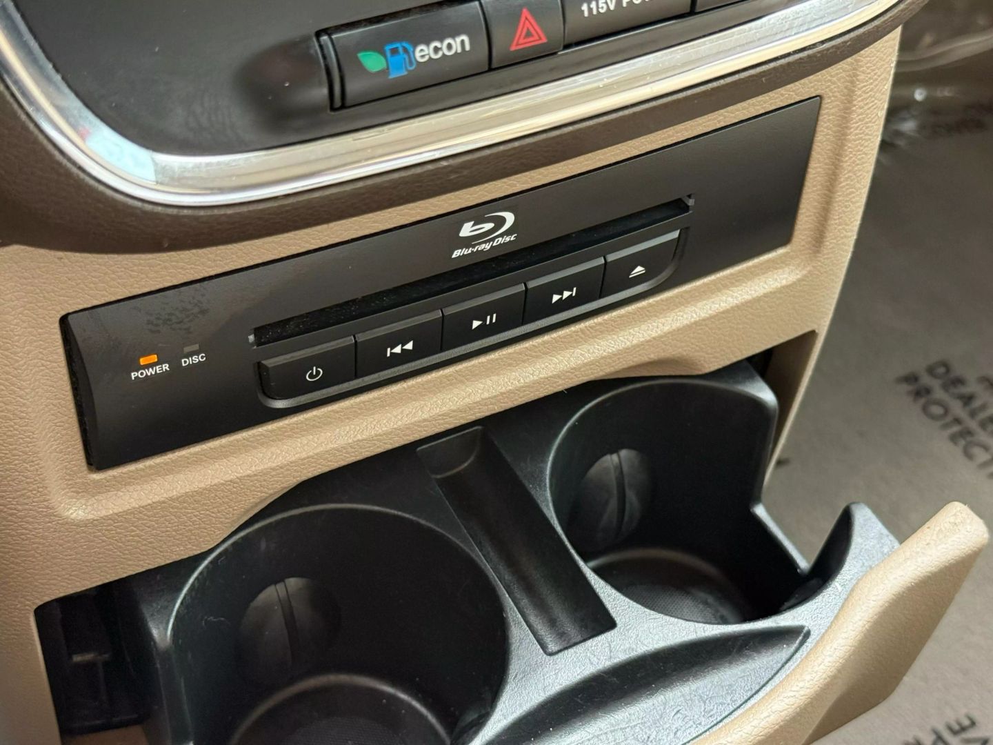 2016 Chrysler Town & Country - Image 47