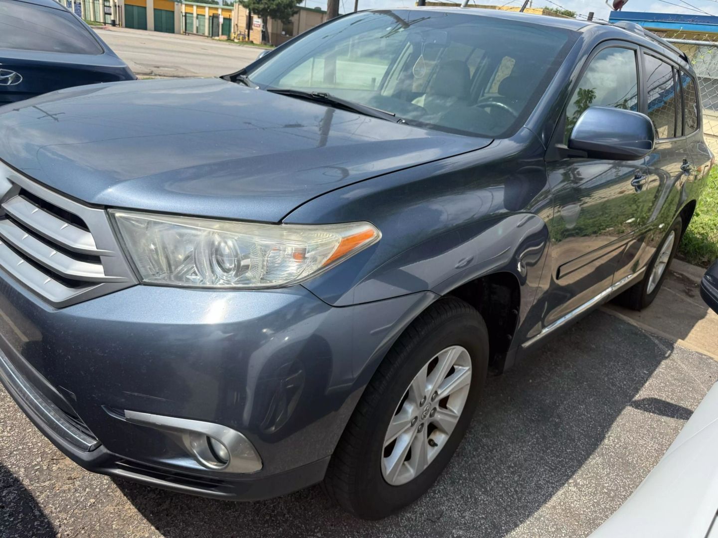 2011 Toyota Highlander - Image 1