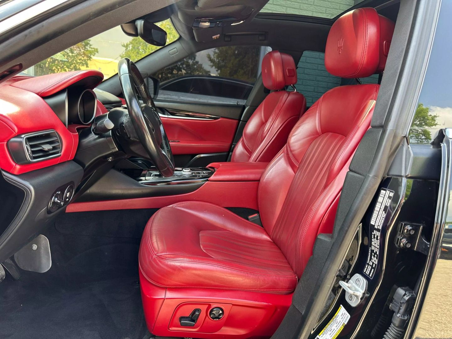 2017 Maserati Levante - Image 13
