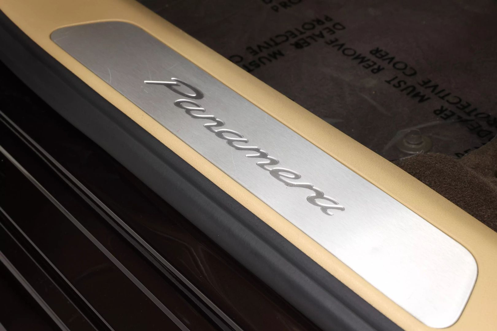 2017 Porsche Panamera - Image 14