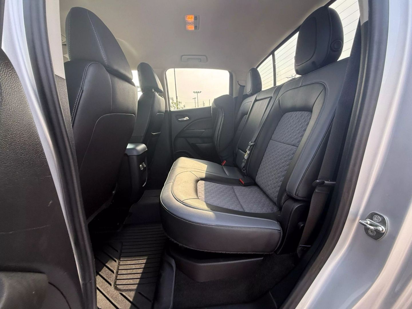 2016 Chevrolet Colorado Crew Cab - Image 26