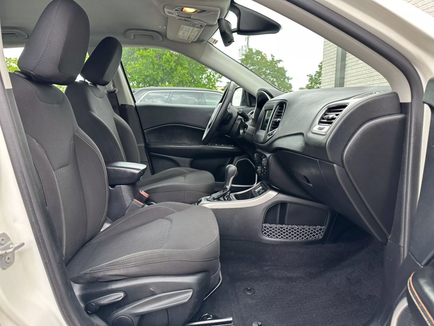 2019 Jeep Compass - Image 21