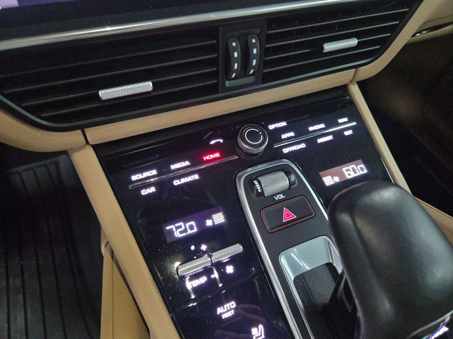 2021 Porsche Cayenne - Image 29