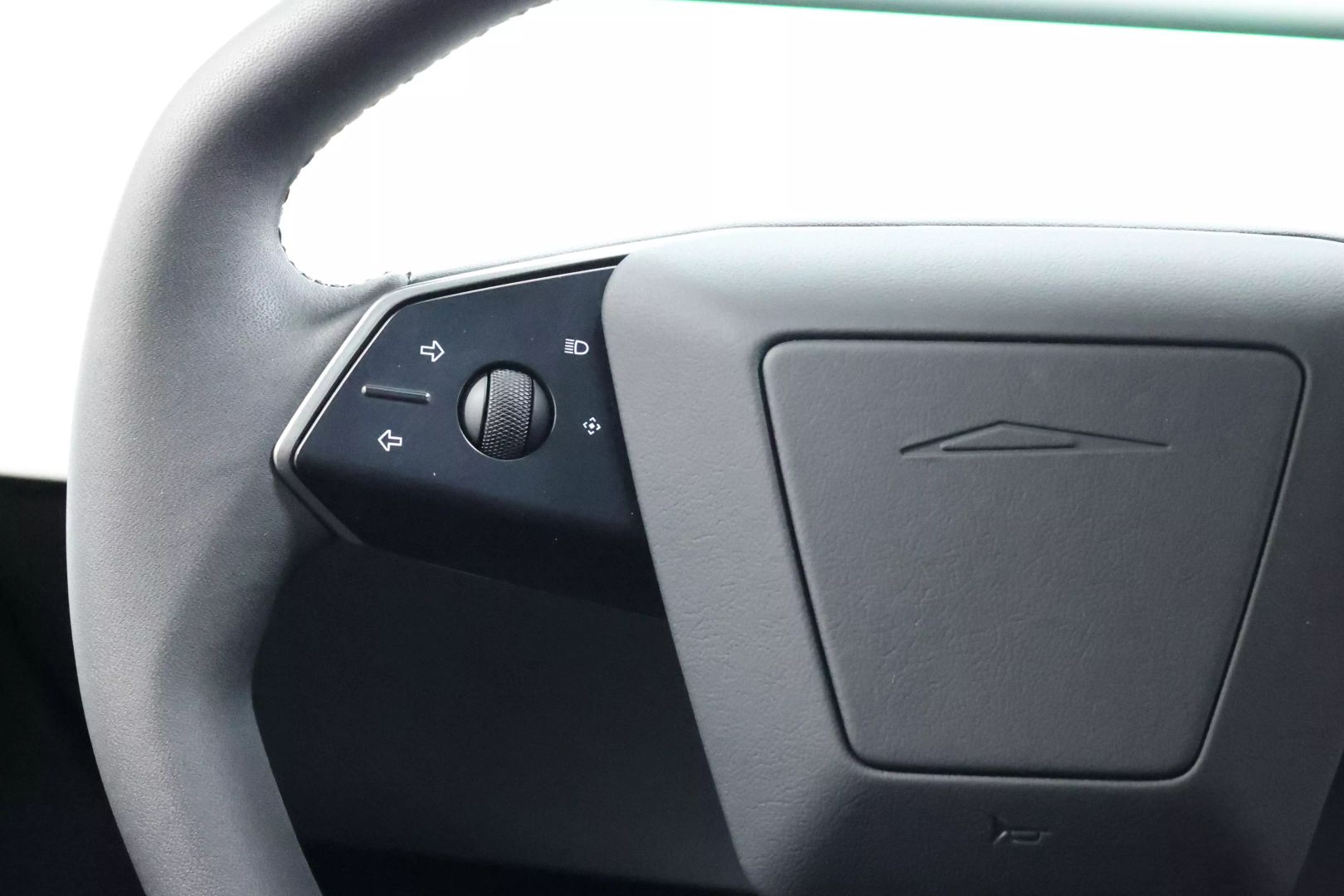 2024 Tesla Cybertruck - Image 25